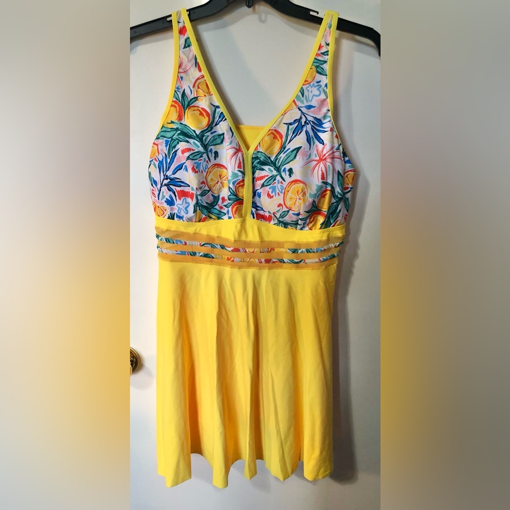 Hannah Nikole 2 Piece Yellow and White Swim Suit 22W